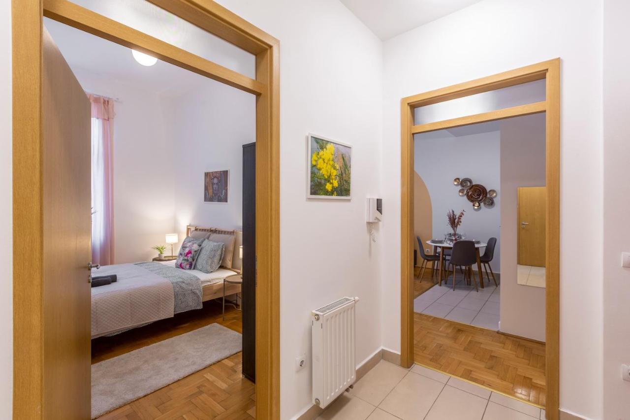 Cozy Home By Bella In The Heart Of Budapest Eksteriør bilde
