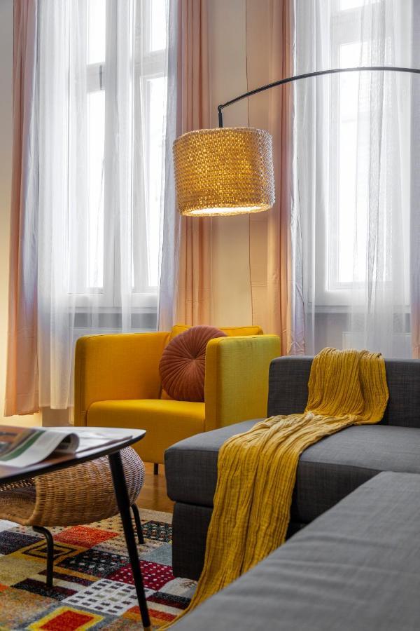 Cozy Home By Bella In The Heart Of Budapest Eksteriør bilde