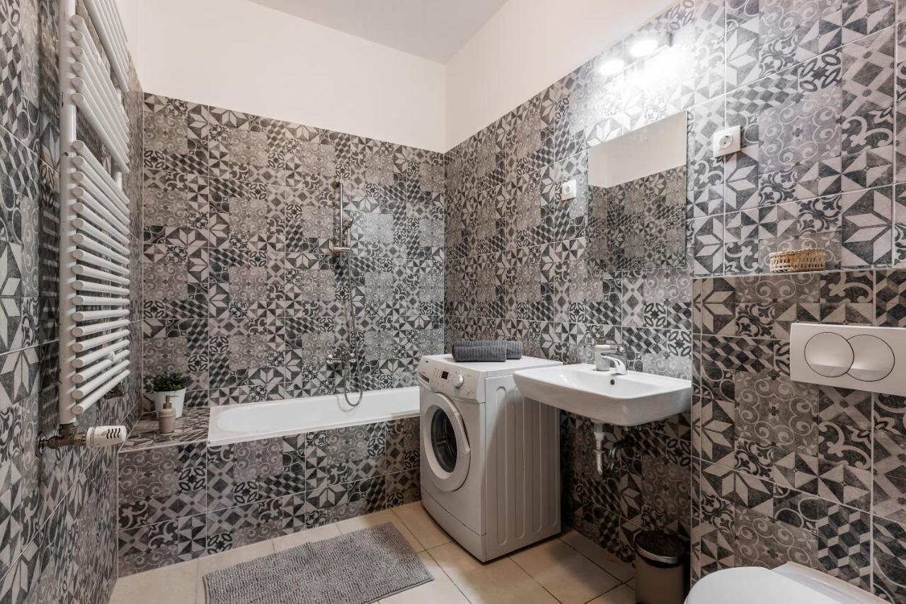 Cozy Home By Bella In The Heart Of Budapest Eksteriør bilde